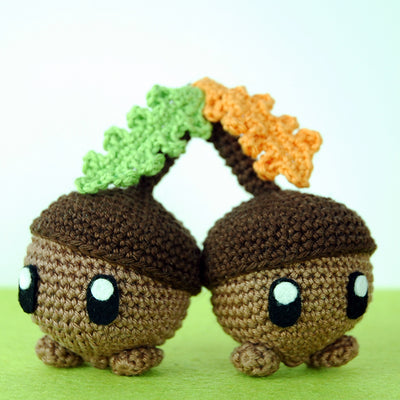 Pocket Amigurumi: 20 Mini Monsters to Crochet & Collect by Sabrina Somers